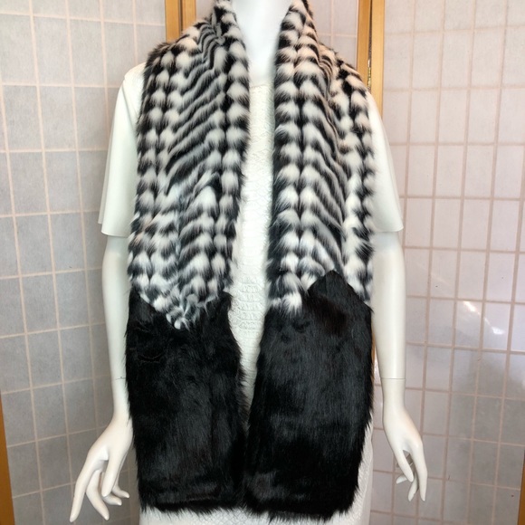 CeLeste by Bibhu Faux Fur Boa - Picture 2 of 6